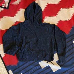 Women’s Athelta Cropped Navy Camo Hooded Jacket